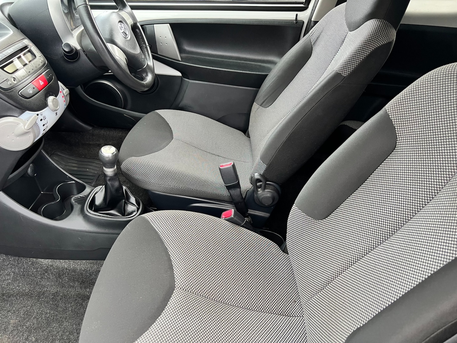 Used Toyota AYGO 2013 for sale - 77474948: Photo 9