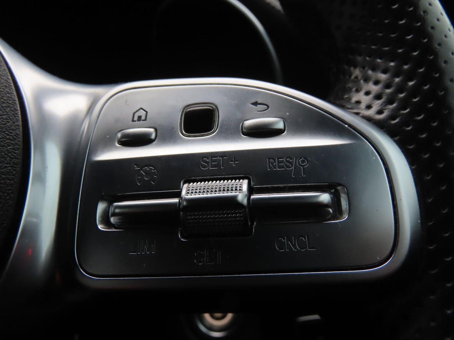 Used Mercedes-Benz C Class 2018 for sale - 76989619: Photo 17