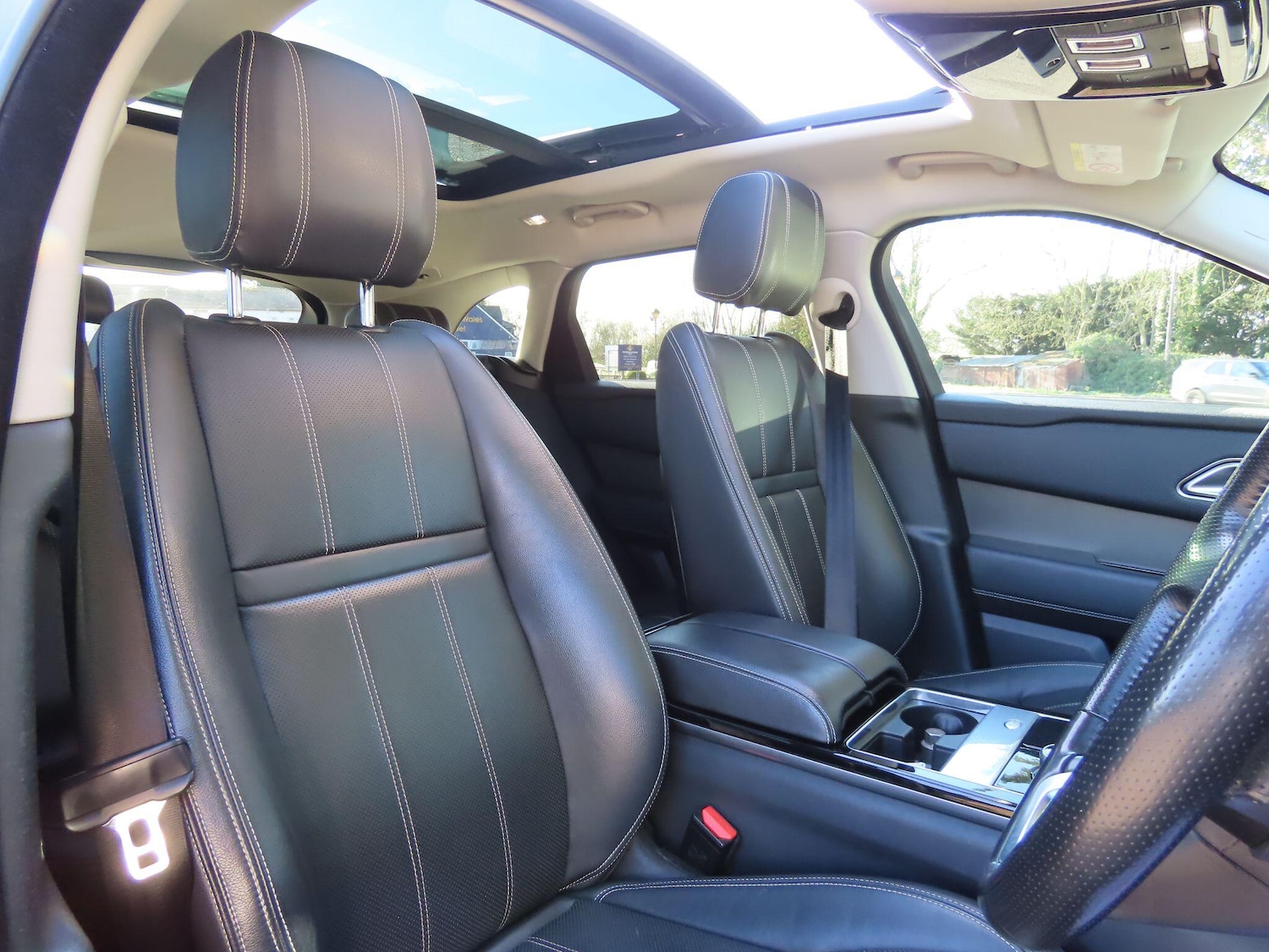 Used Land Rover Range Rover Velar 2018 for sale - 77957859: Photo 9