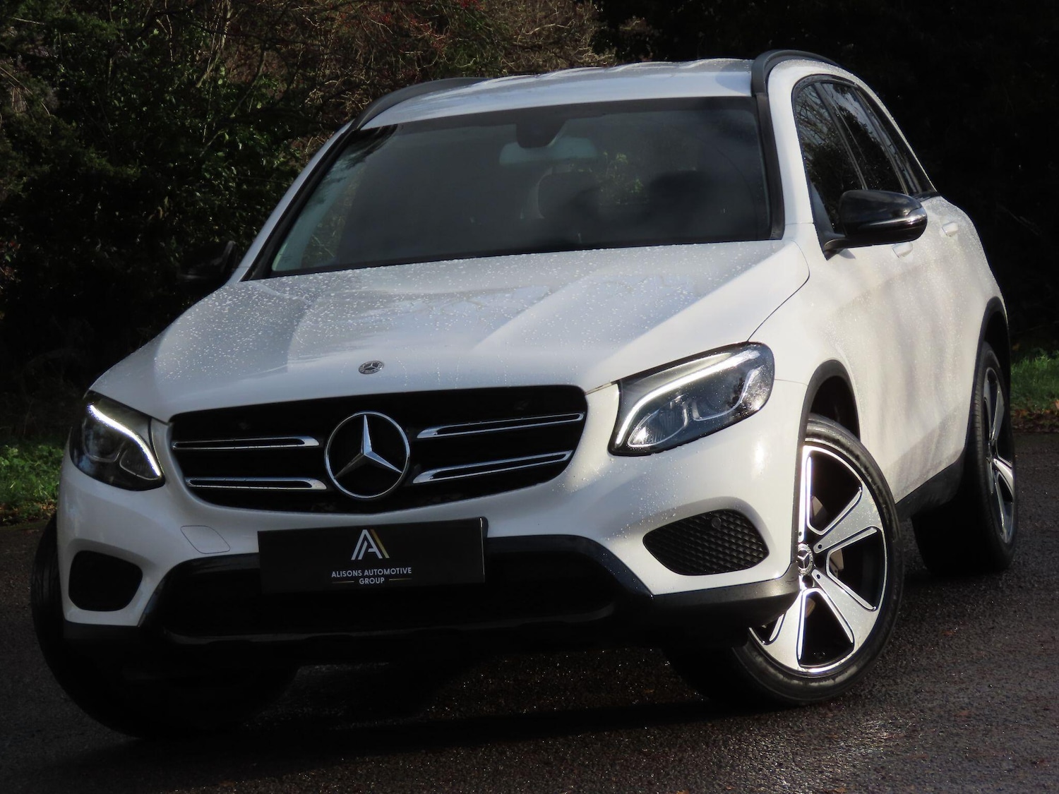 Used Mercedes-Benz GLC 2019 for sale - 76899527: Photo 2