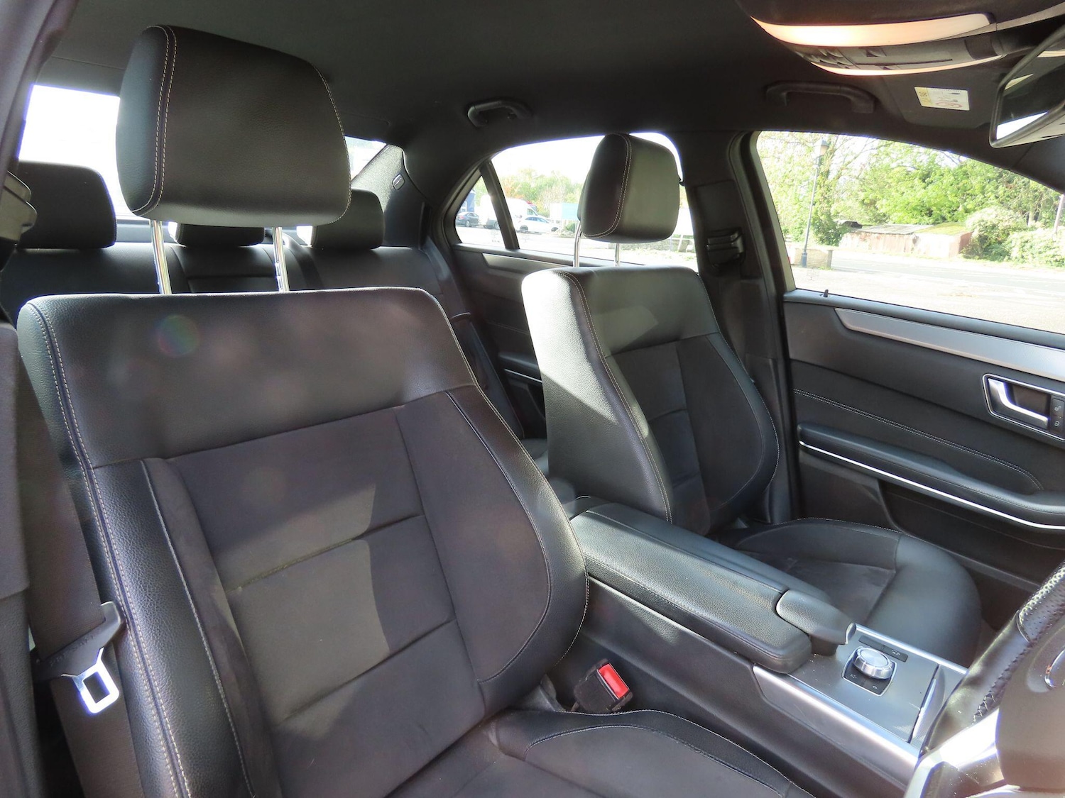 Used Mercedes-Benz E Class 2014 for sale - 76440863: Photo 8