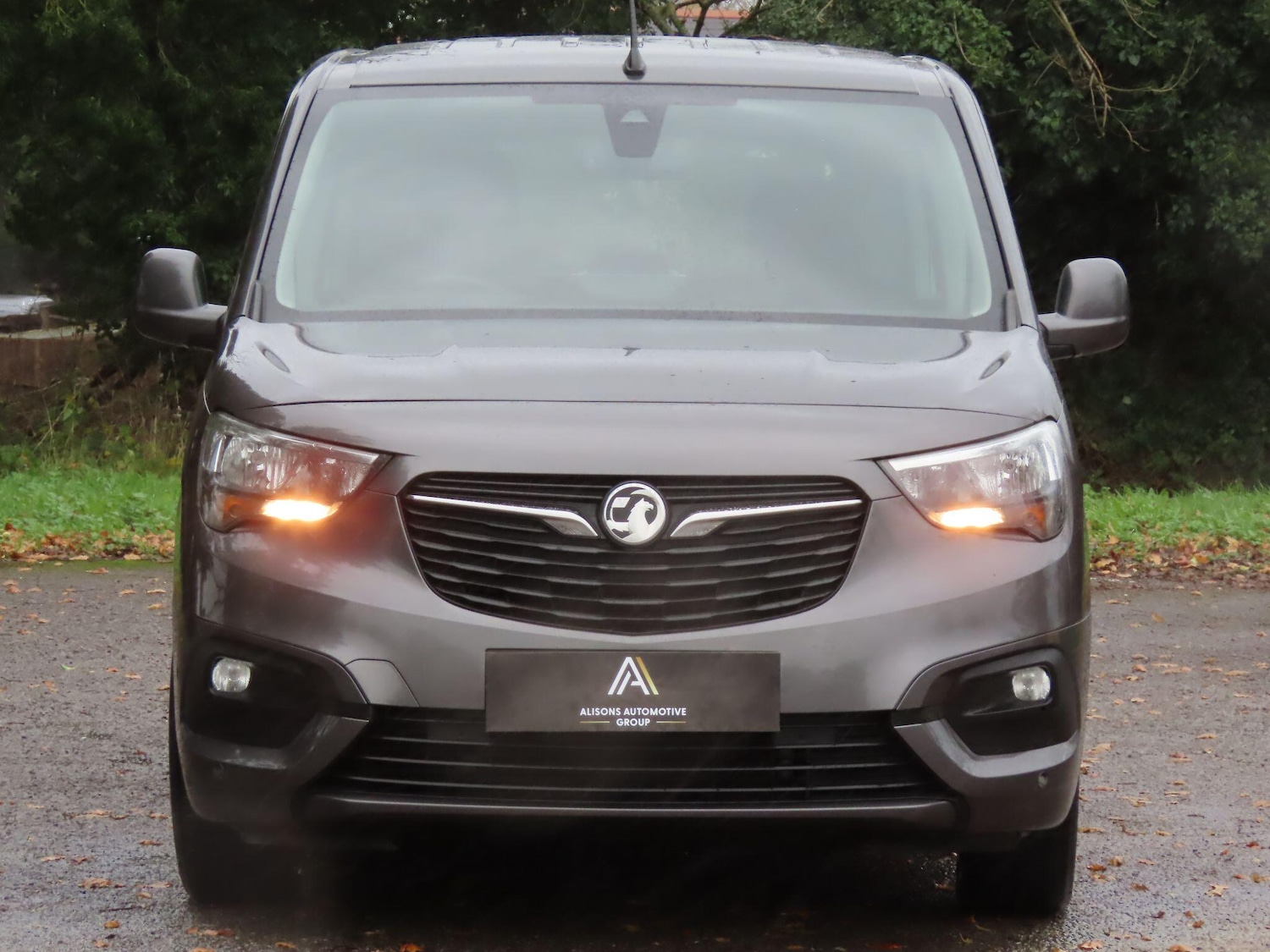 Used Vauxhall Combo Life 2018 for sale - 76887238: Photo 2