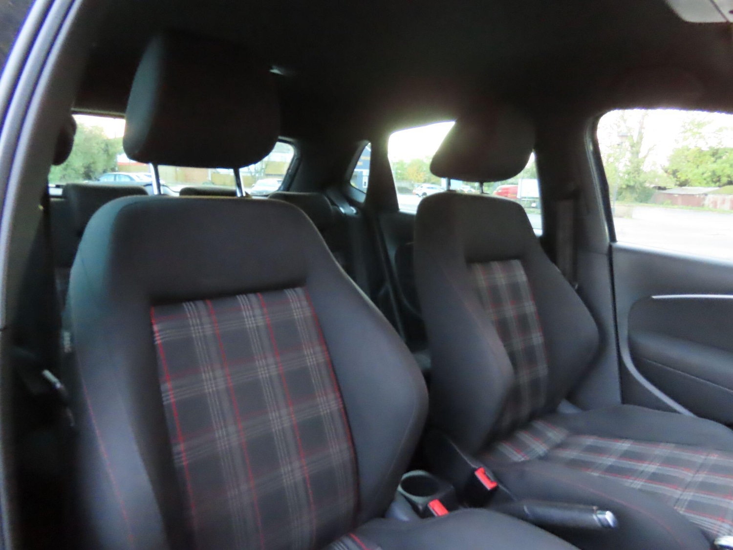 Used Volkswagen Polo 2016 for sale - 76441120: Photo 8