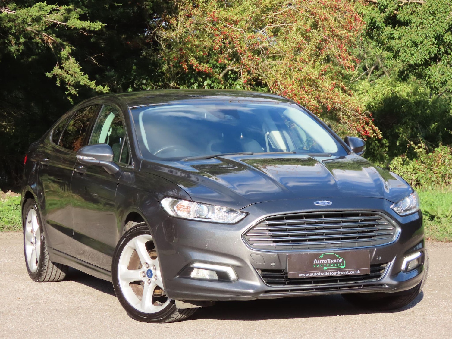 Used Ford Mondeo 2017 for sale - 76060720: Photo 3