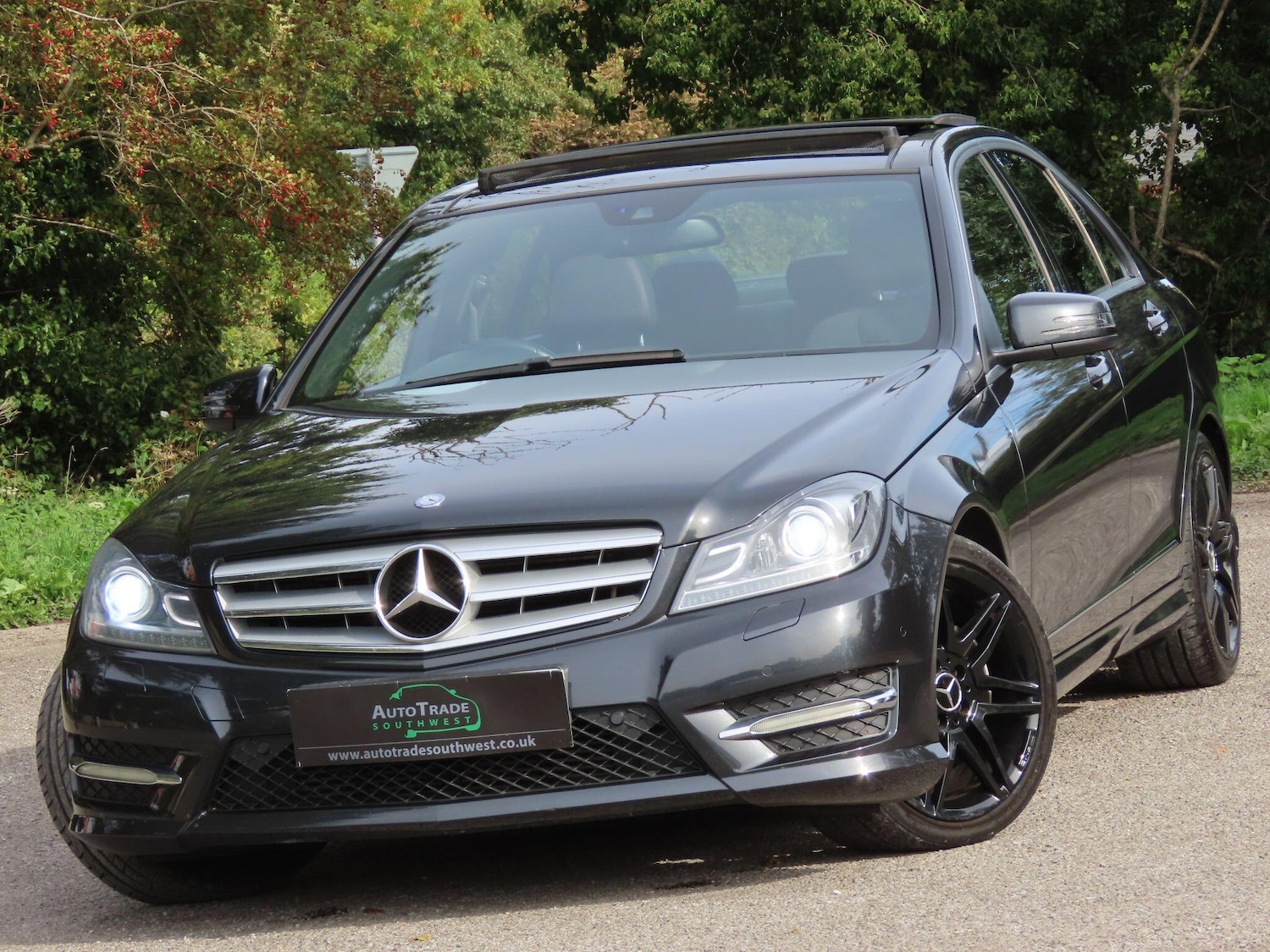 Used Mercedes-Benz C-Class 2013 for sale - 76109467: Photo 1