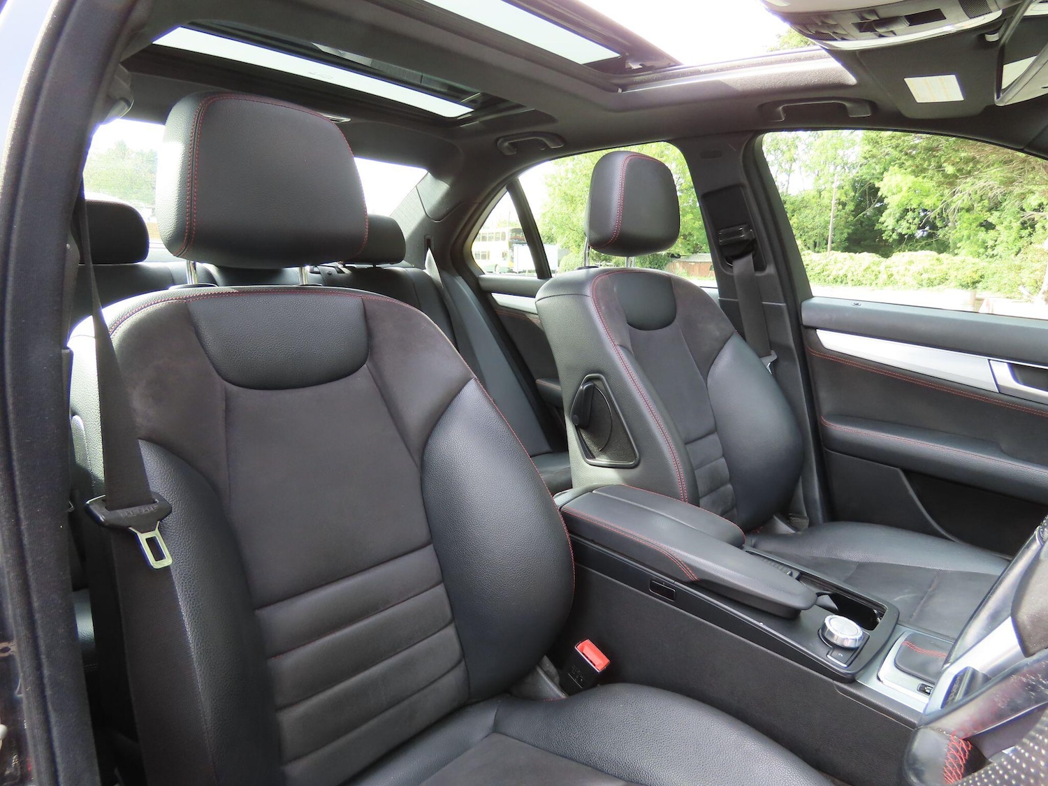 Used Mercedes-Benz C-Class 2013 for sale - 76109467: Photo 9