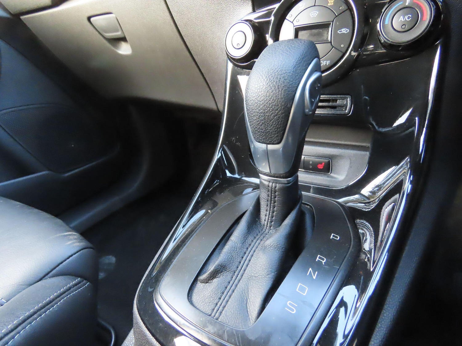 Used Ford Fiesta 2014 for sale - 76121791: Photo 13