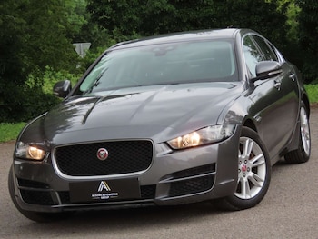 Used Jaguar XE 2018 for sale - 79229637: Photo