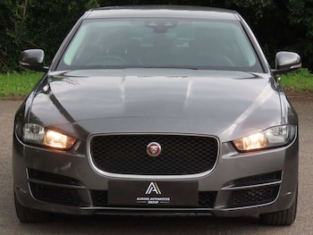 Used Jaguar XE 2018 for sale - 79229637: Photo