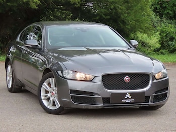 Used Jaguar XE 2018 for sale - 79229637: Photo