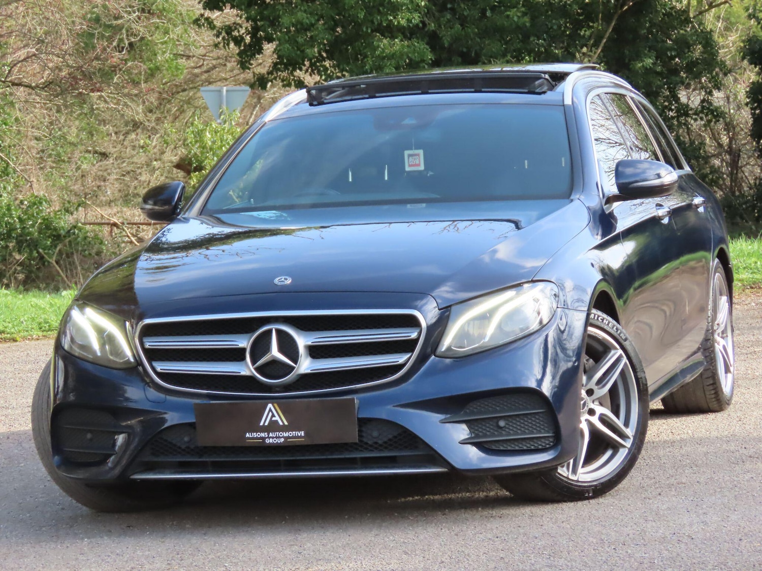 Used Mercedes-Benz E Class 2017 for sale - 77670481: Photo 2