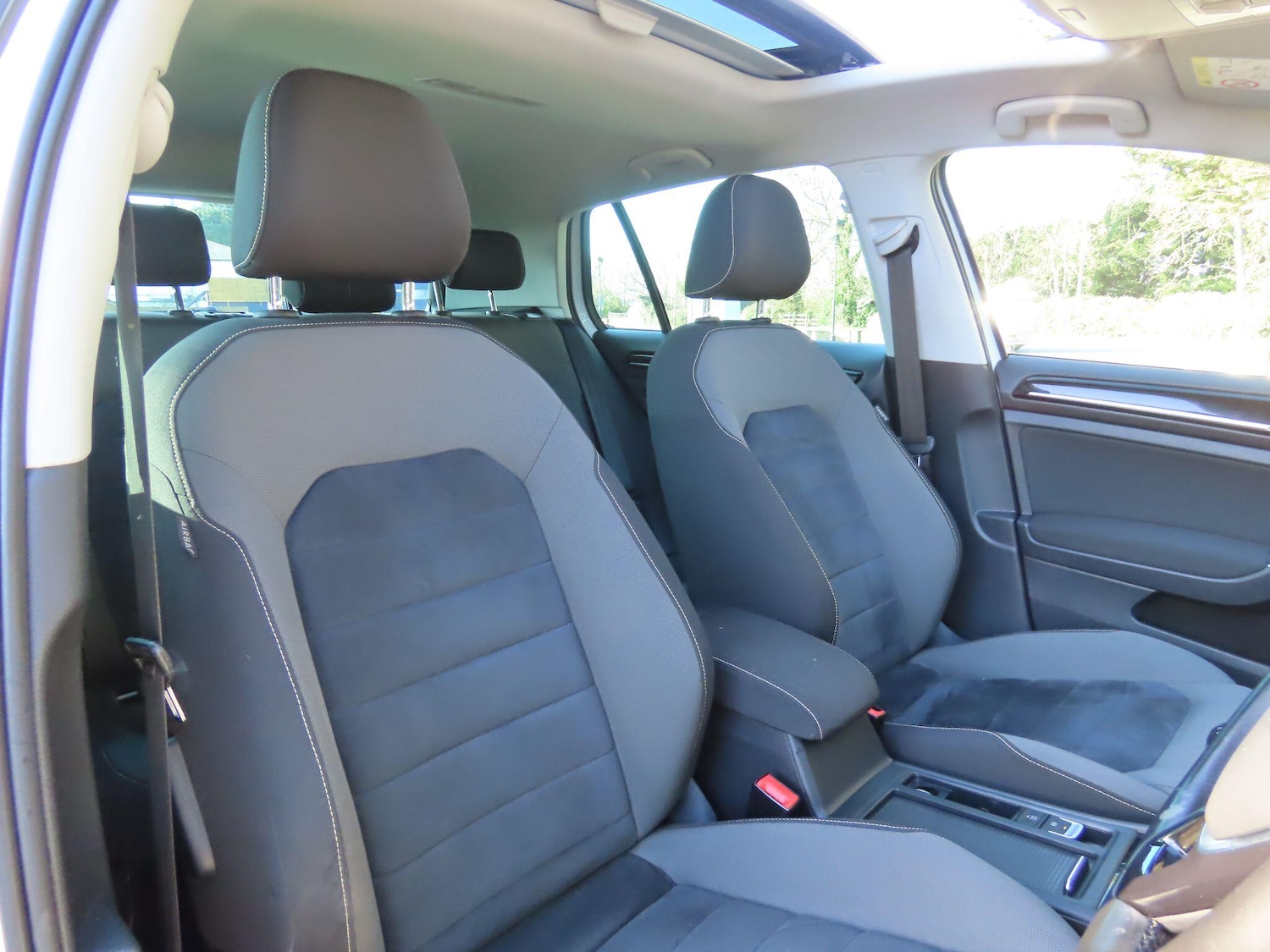 Used Volkswagen Golf 2016 for sale - 77441179: Photo 8