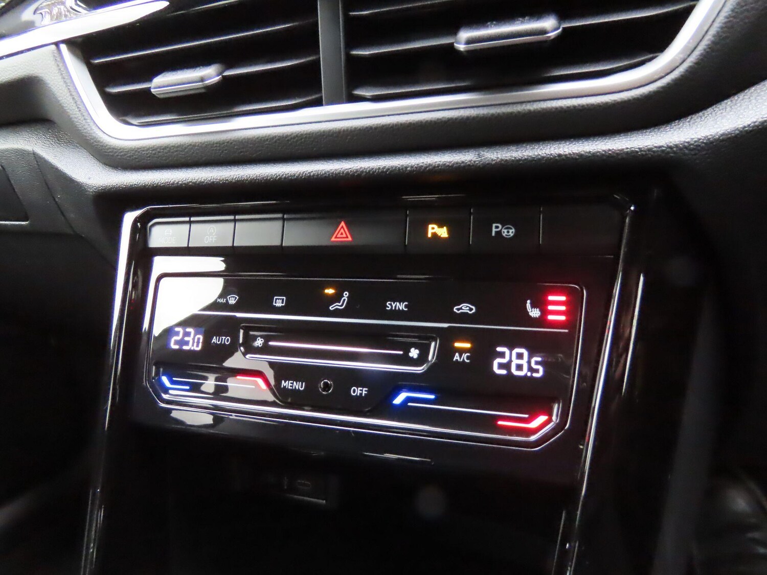 Used Volkswagen T-Roc 2022 for sale - 77497387: Photo 13