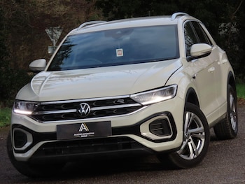 Used Volkswagen T-Roc 2022 for sale - 77497387: Photo