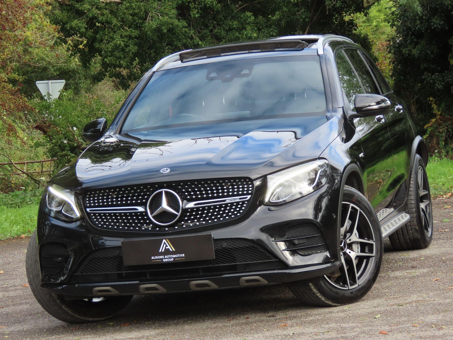 Used Mercedes-Benz GLC 2019 for sale - 76336106: Photo 1