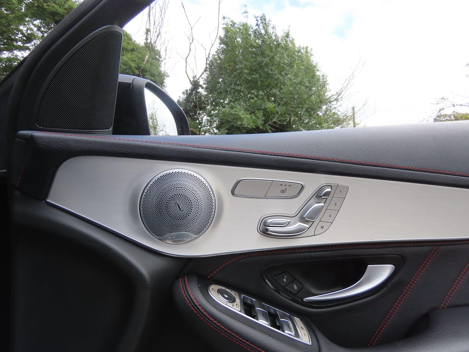 Used Mercedes-Benz GLC 2019 for sale - 76336106: Photo 11