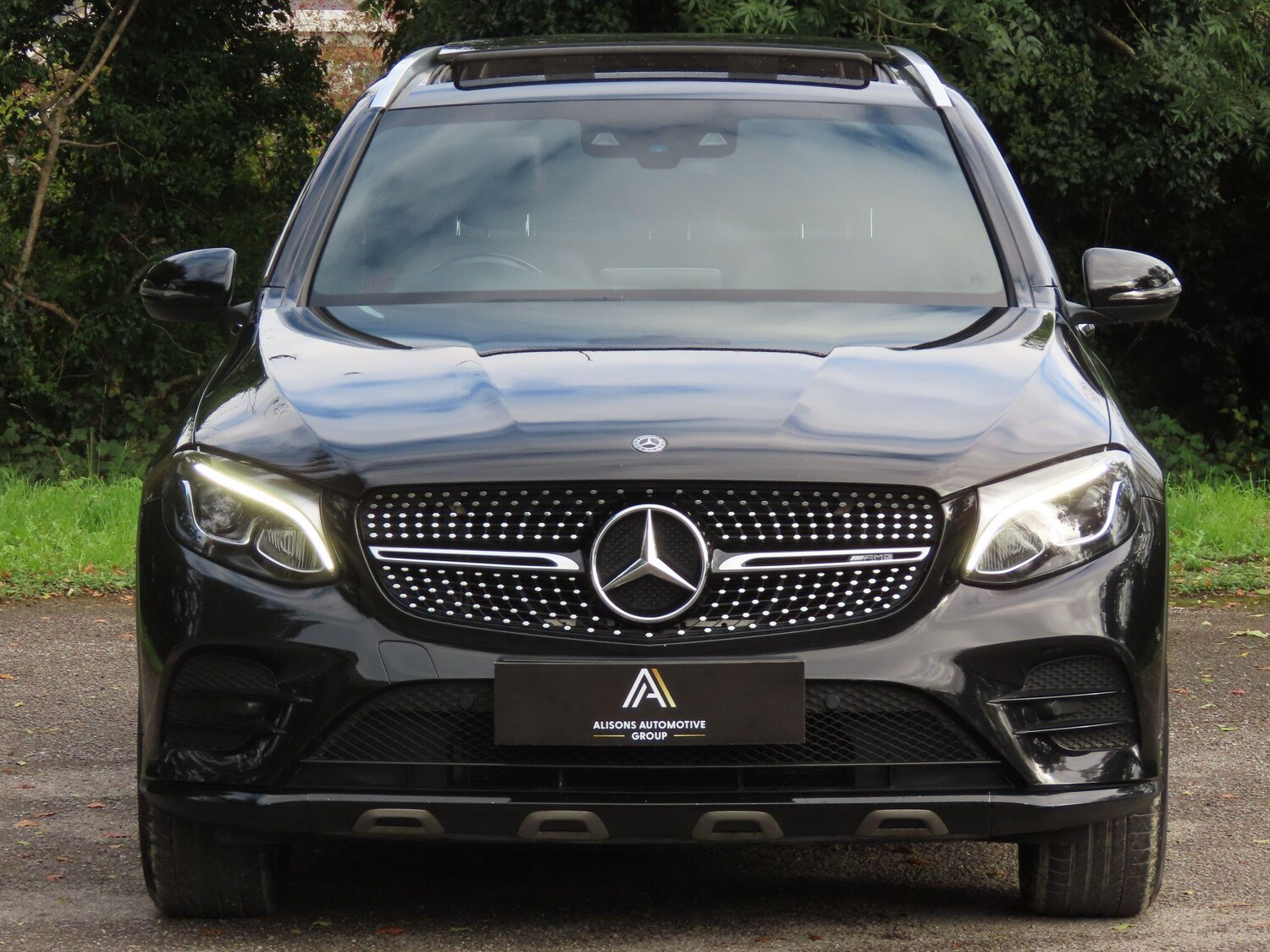 Used Mercedes-Benz GLC 2019 for sale - 76336106: Photo 2