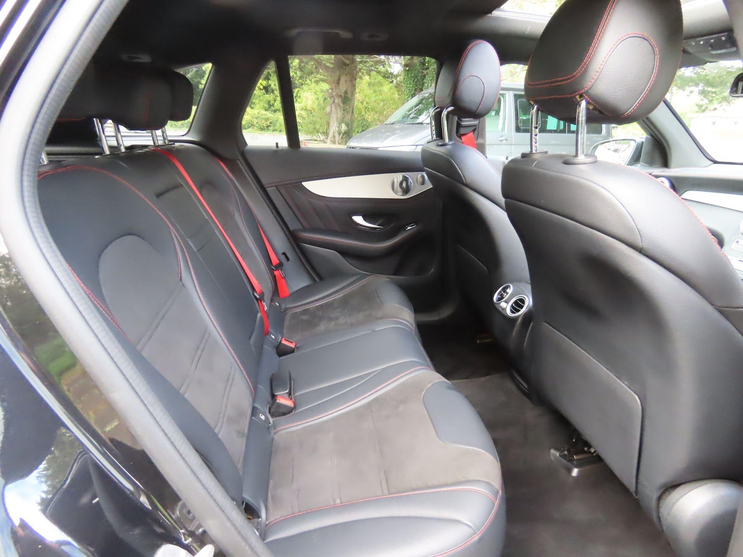 Used Mercedes-Benz GLC 2019 for sale - 76336106: Photo 9