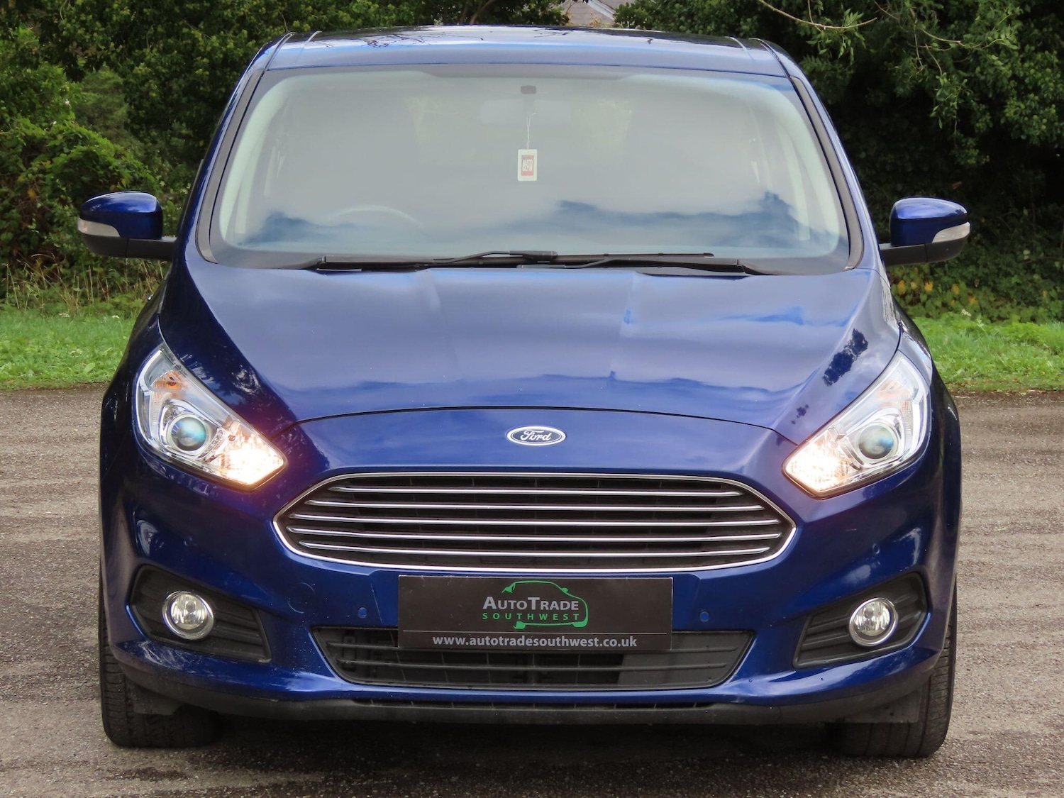 Used Ford S-Max 2017 for sale - 76988456: Photo 2