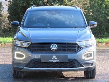 Used Volkswagen T-Roc 2021 for sale - 77439704: Photo