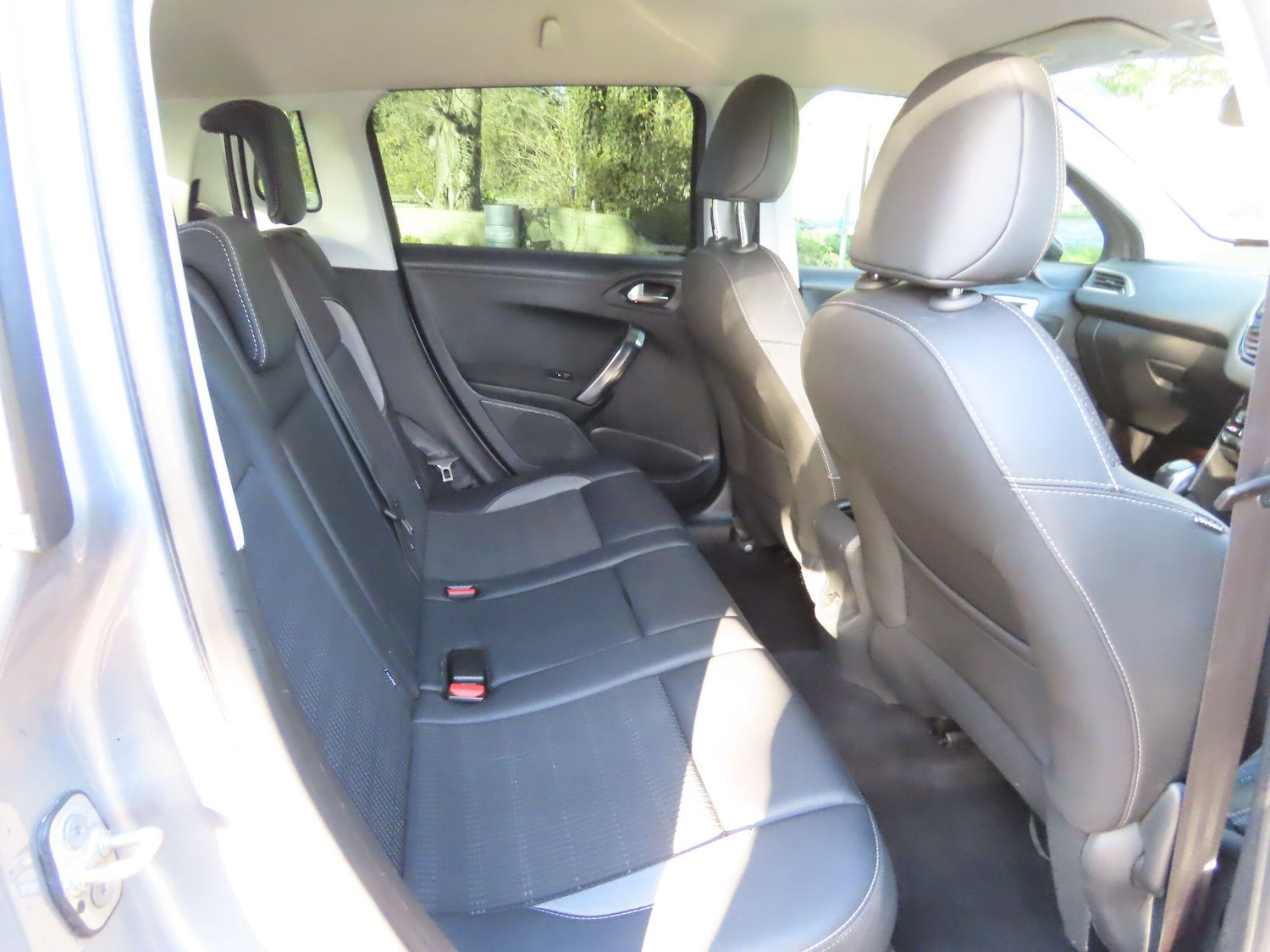 Used Peugeot 2008 2018 for sale - 76608100: Photo 9