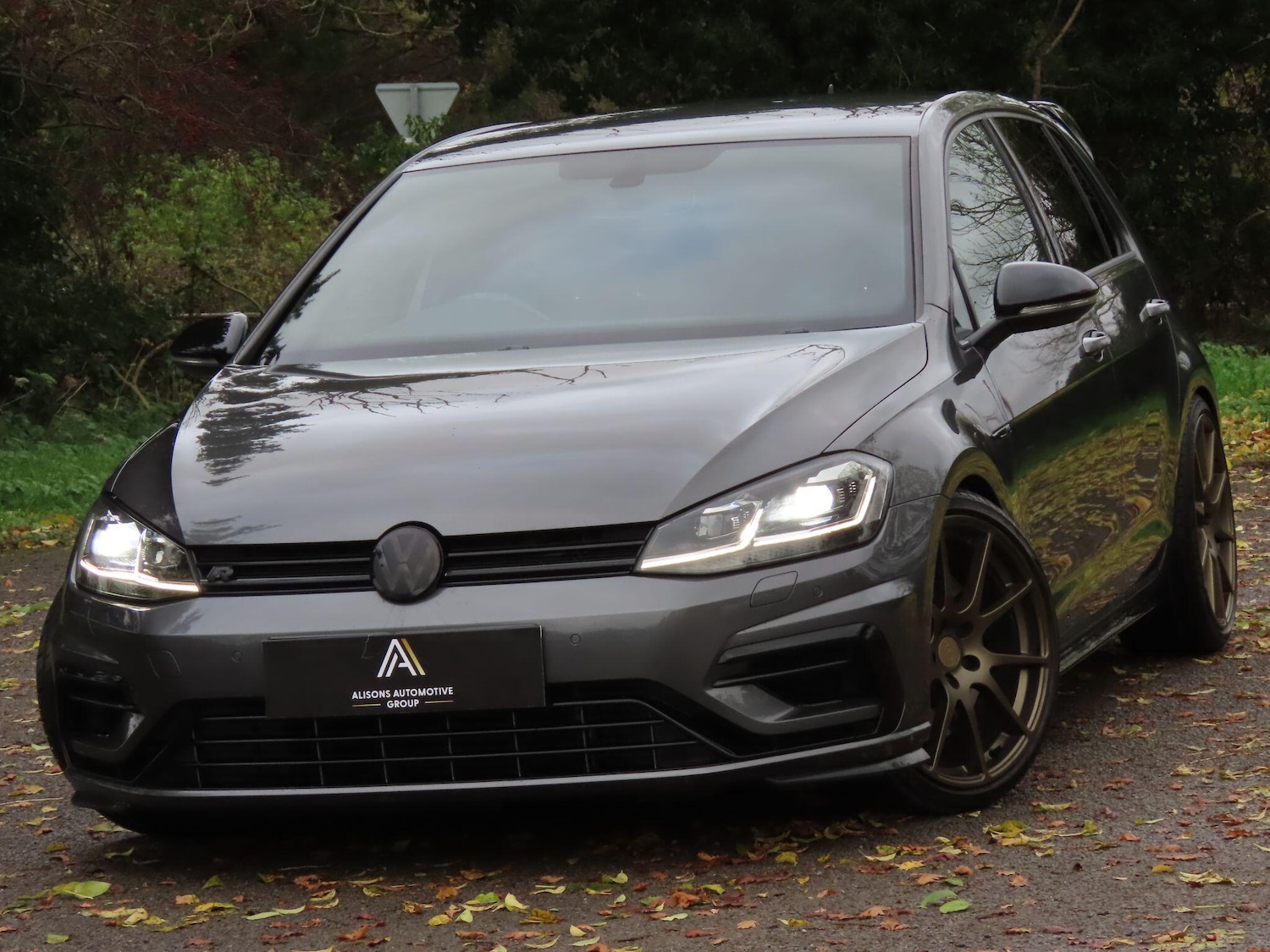 Used Volkswagen Golf 2017 for sale - 76549546: Photo 1