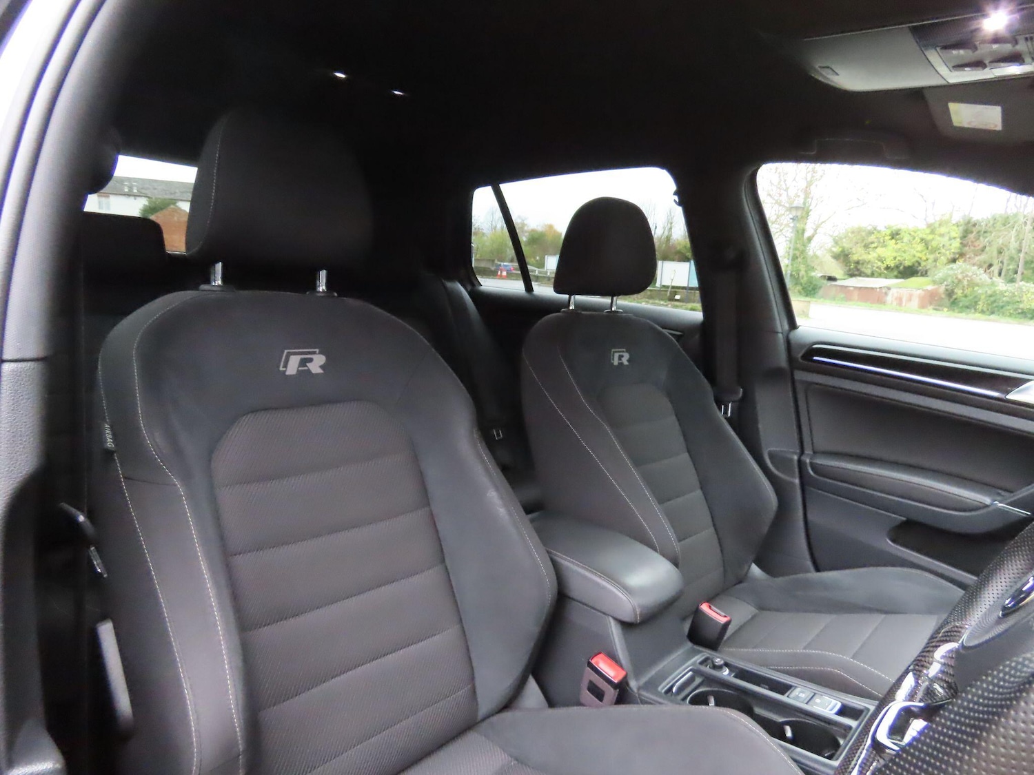 Used Volkswagen Golf 2017 for sale - 76549546: Photo 10