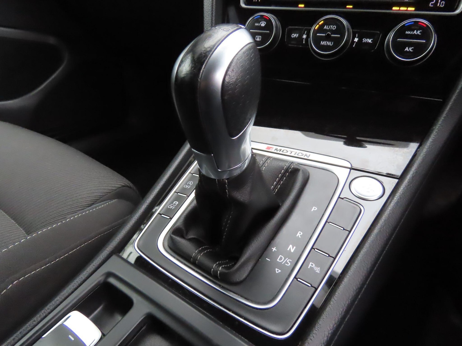 Used Volkswagen Golf 2017 for sale - 76549546: Photo 15