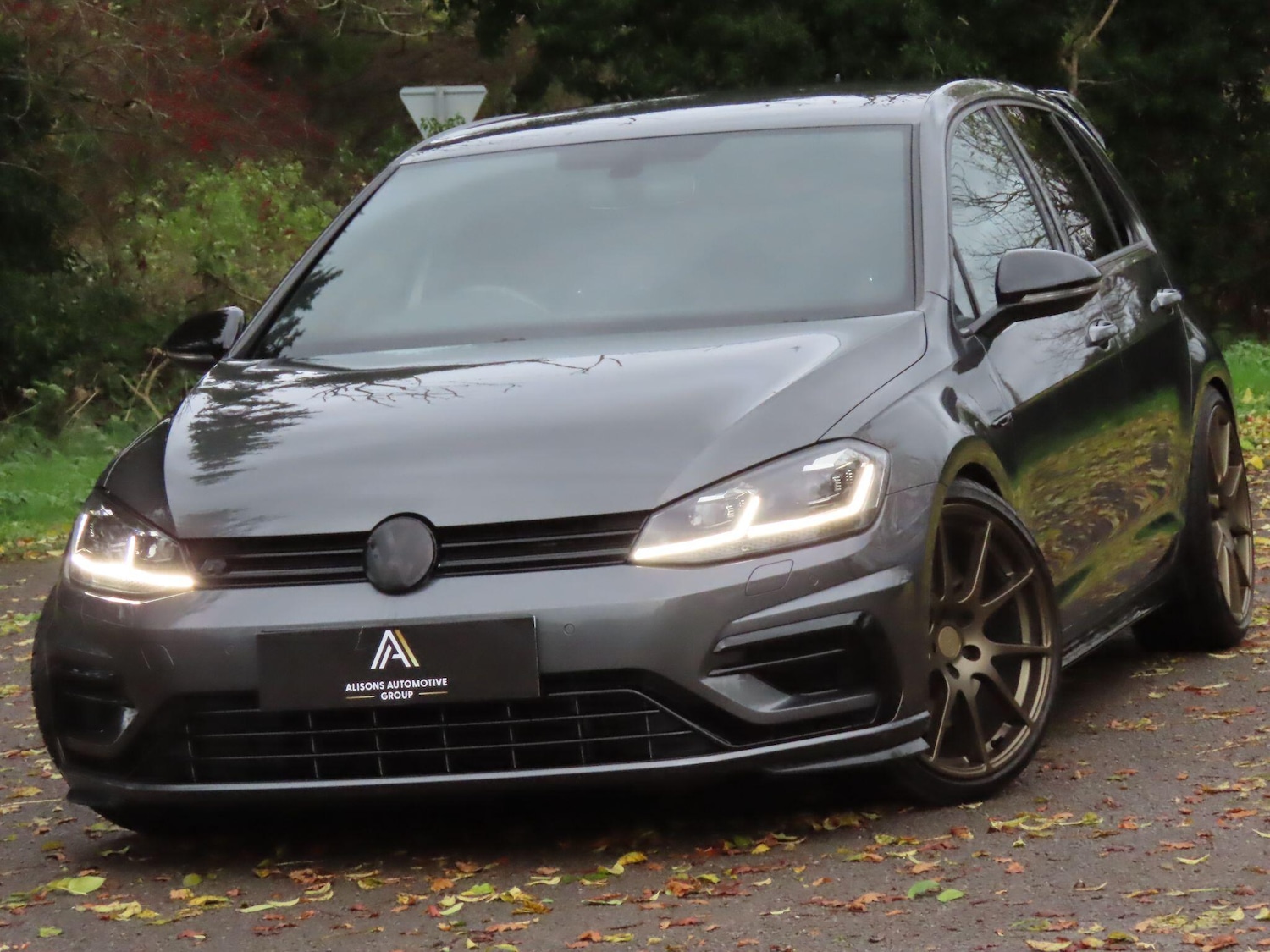 Used Volkswagen Golf 2017 for sale - 76549546: Photo 2