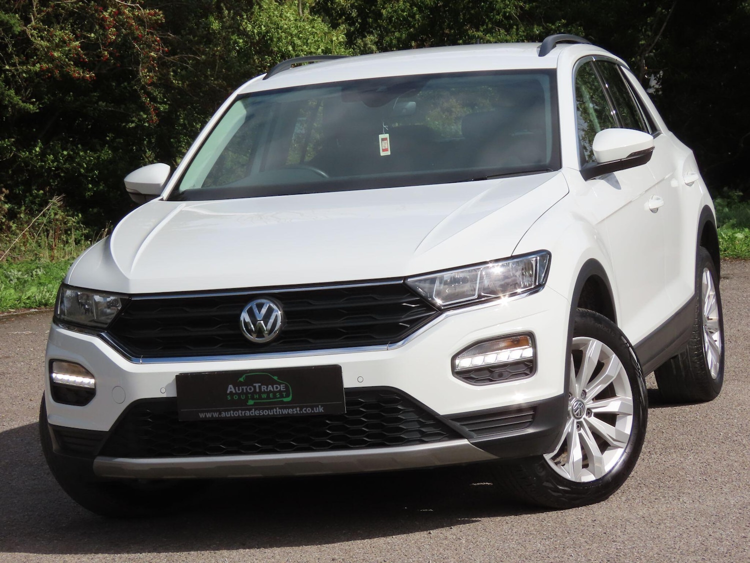 Used Volkswagen T-Roc 2020 for sale - 75977389: Photo 1
