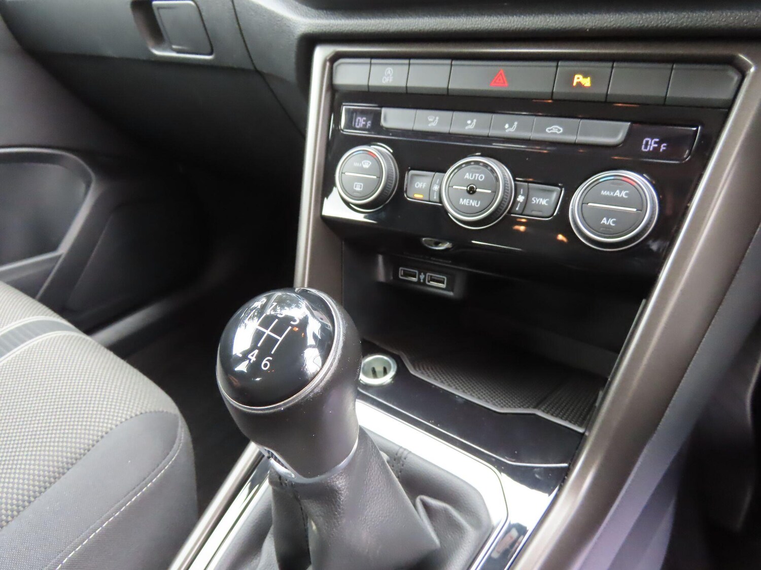 Used Volkswagen T-Roc 2020 for sale - 75977389: Photo 11