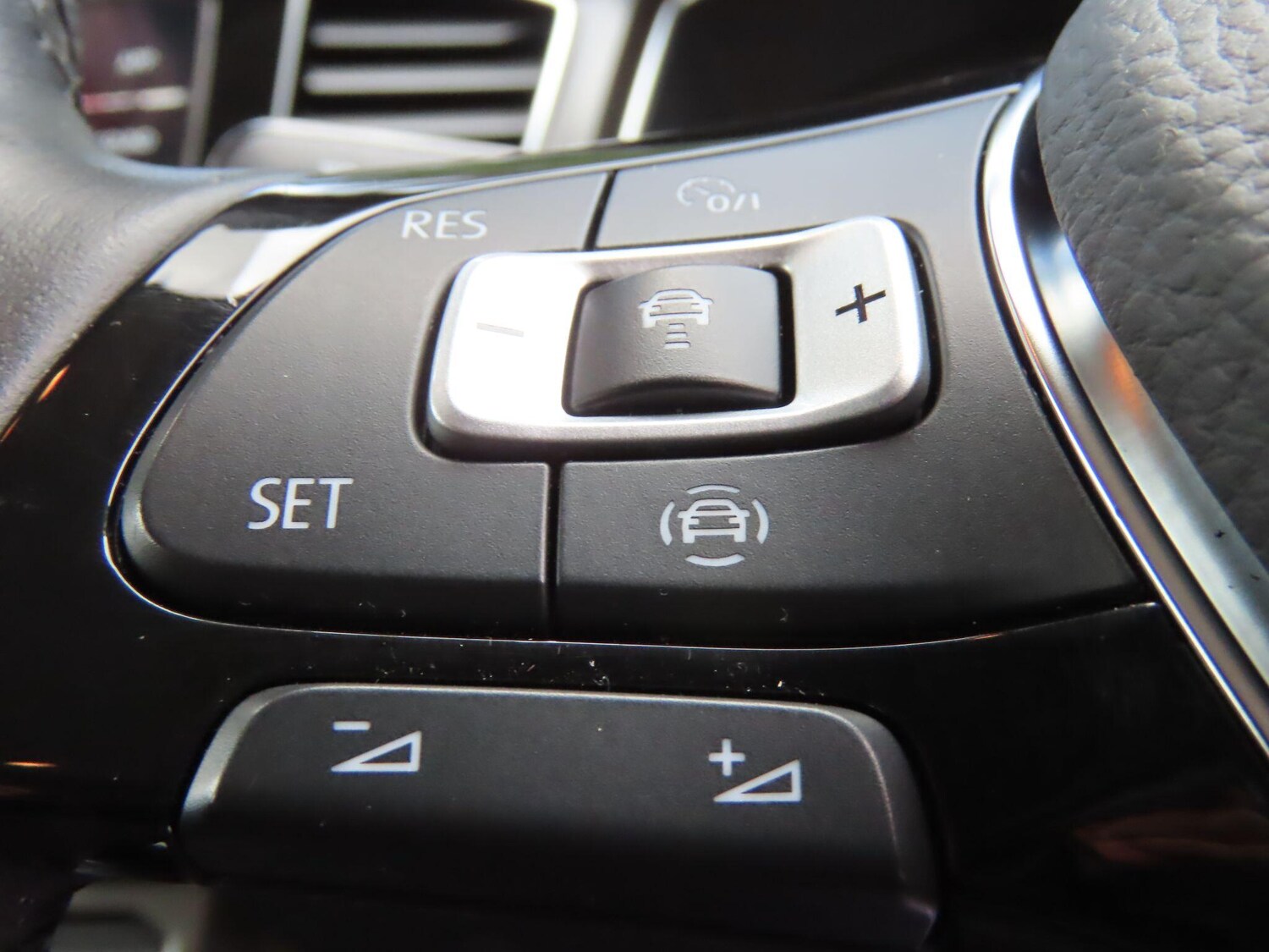 Used Volkswagen T-Roc 2020 for sale - 75977389: Photo 12