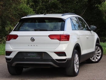 Used Volkswagen T-Roc 2020 for sale - 75977389: Photo