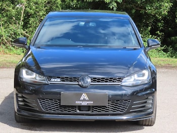 Used Volkswagen Golf 2015 for sale - 78809799: Photo