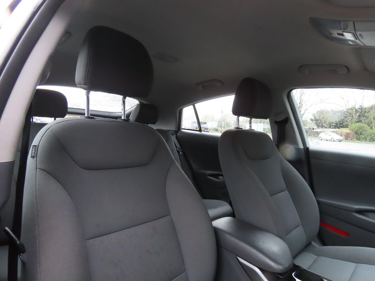 Used Hyundai IONIQ 2023 for sale - 77908848: Photo 6
