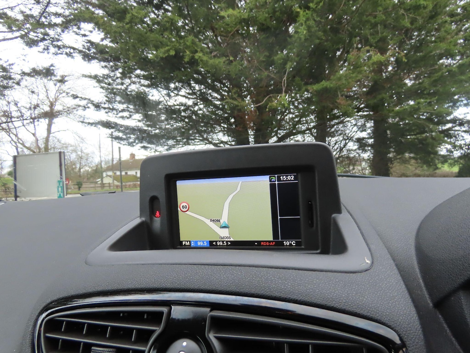 Used Renault Clio 2011 for sale - 77496961: Photo 10