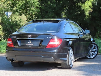 Used Mercedes-Benz C-Class 2015 for sale - 76188924: Photo
