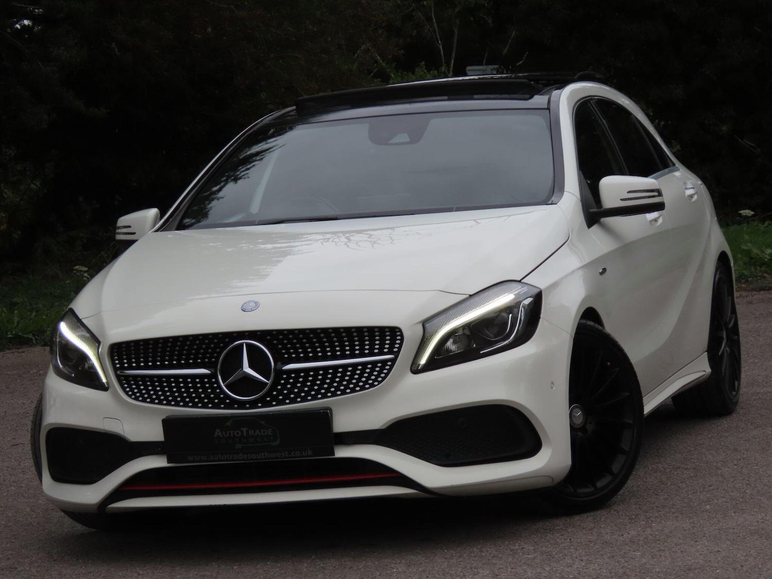 Used Mercedes-Benz A-Class 2015 for sale - 76989059: Photo 2