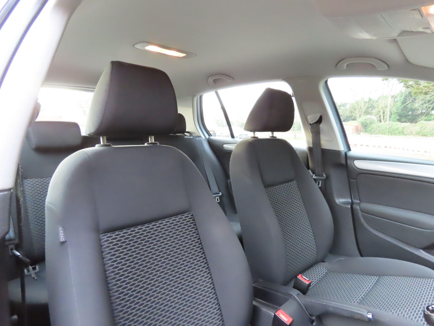 Used Volkswagen Golf 2009 for sale - 77101811: Photo 8