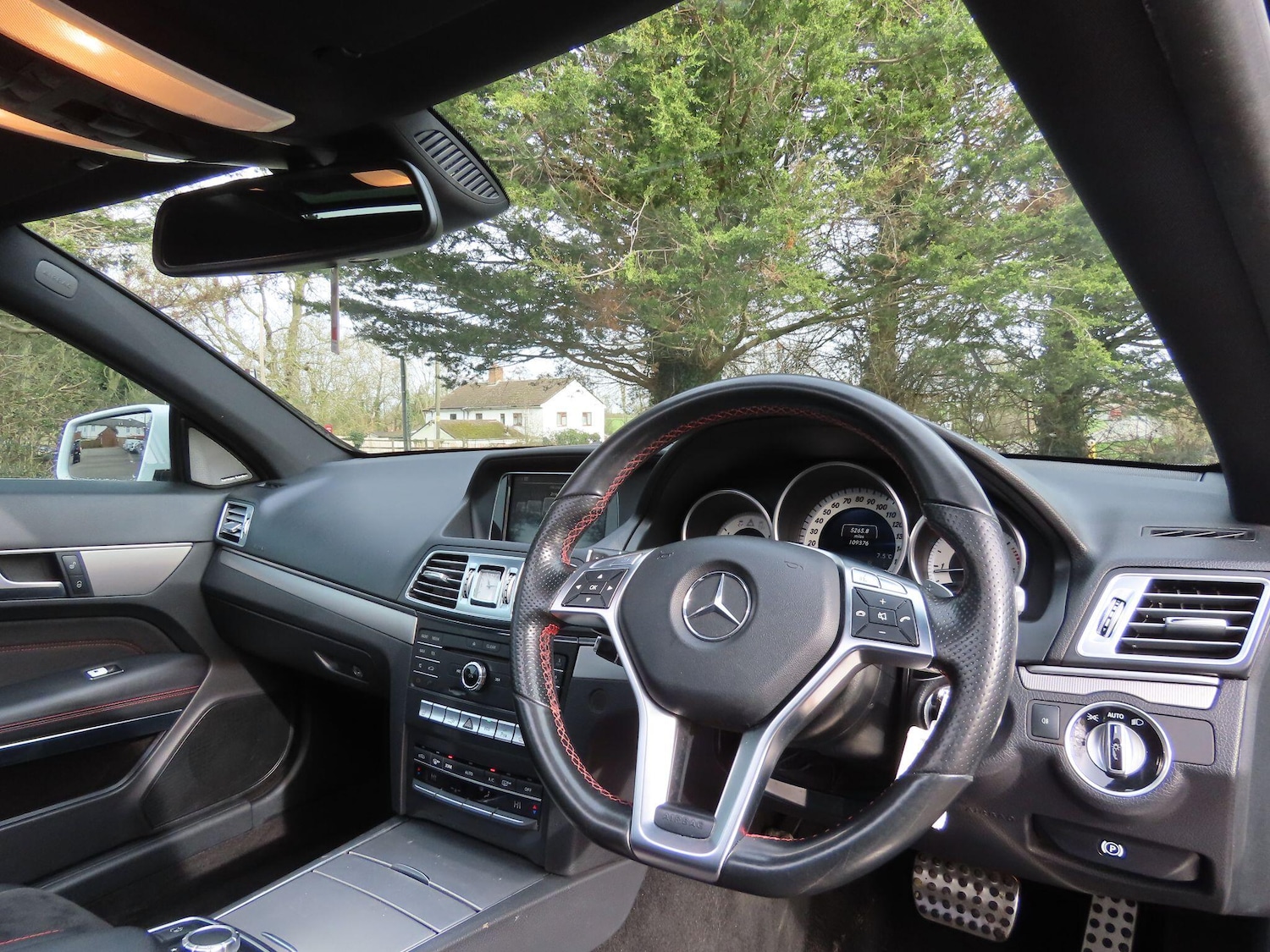 Used Mercedes-Benz E Class 2015 for sale - 77597642: Photo 8