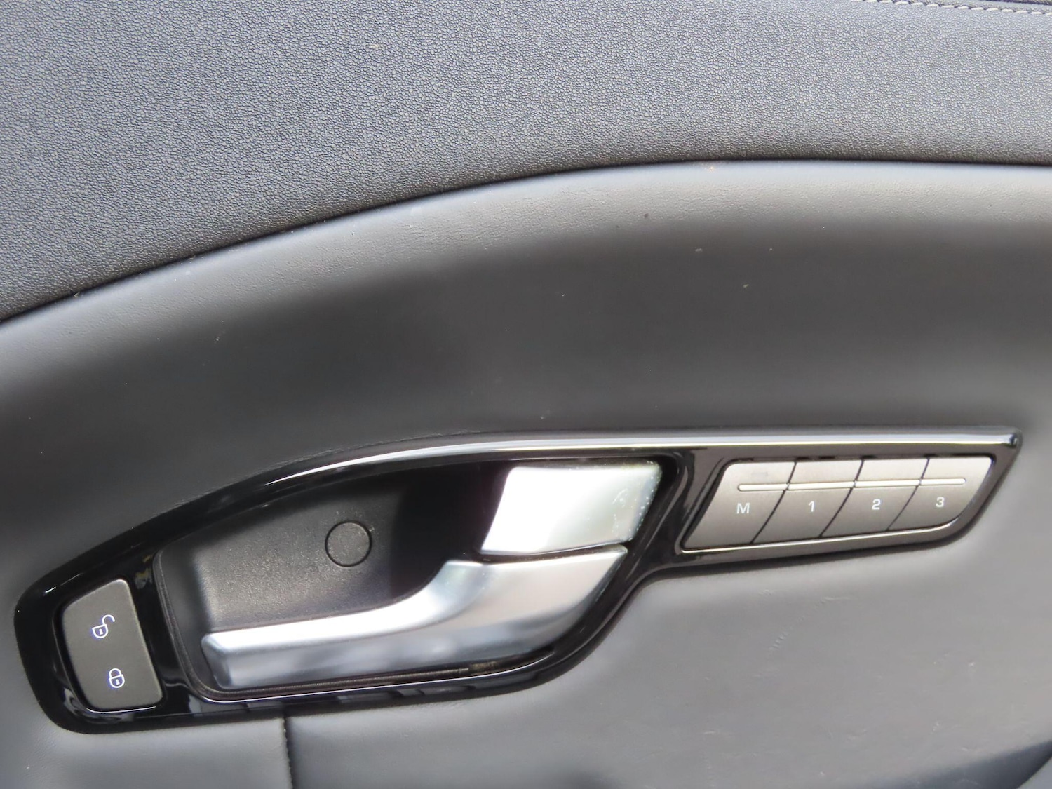 Used Land Rover Range Rover Evoque 2016 for sale - 76060500: Photo 17