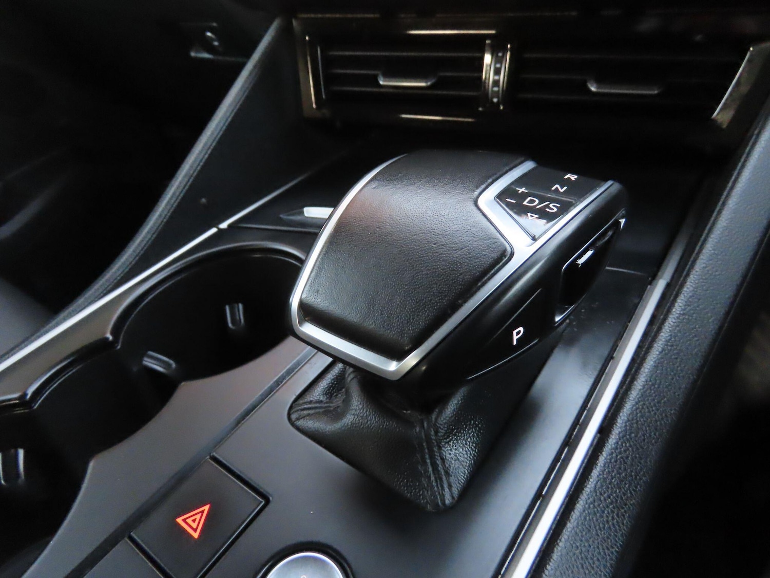 Used Volkswagen Touareg 2019 for sale - 77091496: Photo 14