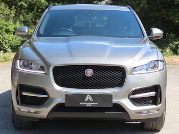 Used Jaguar F-Pace 2017 for sale - 79399396: Photo