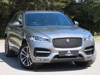 Used Jaguar F-Pace 2017 for sale - 79399396: Photo