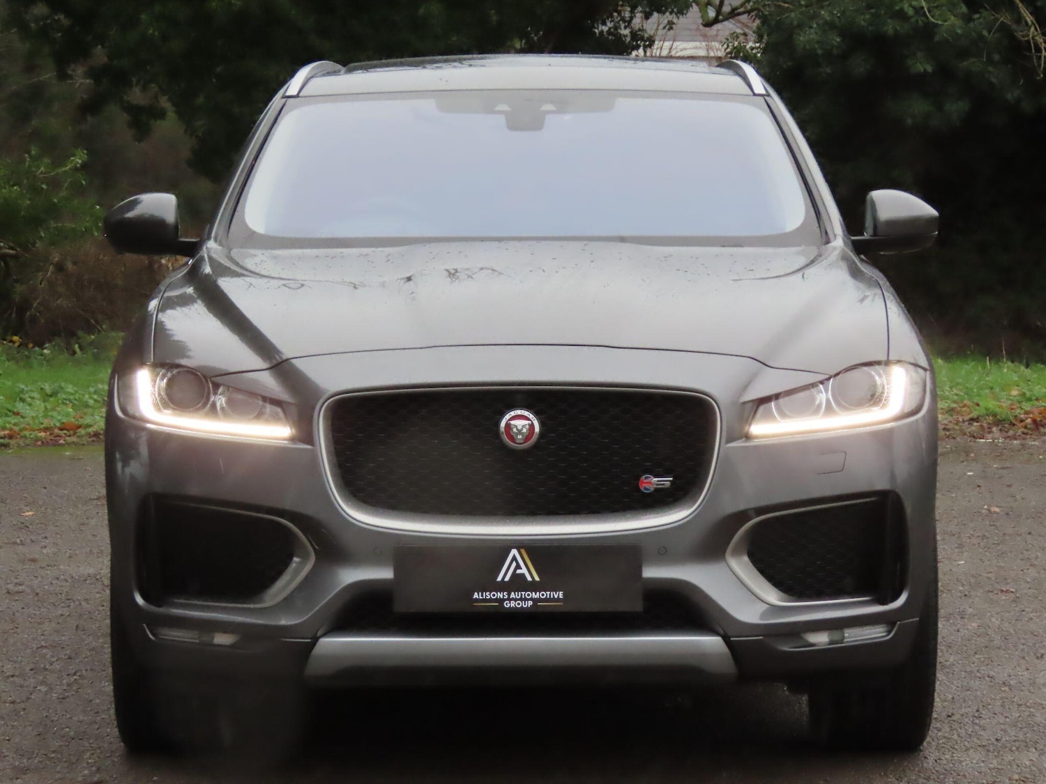 Used Jaguar F-Pace 2017 for sale - 76976166: Photo 3