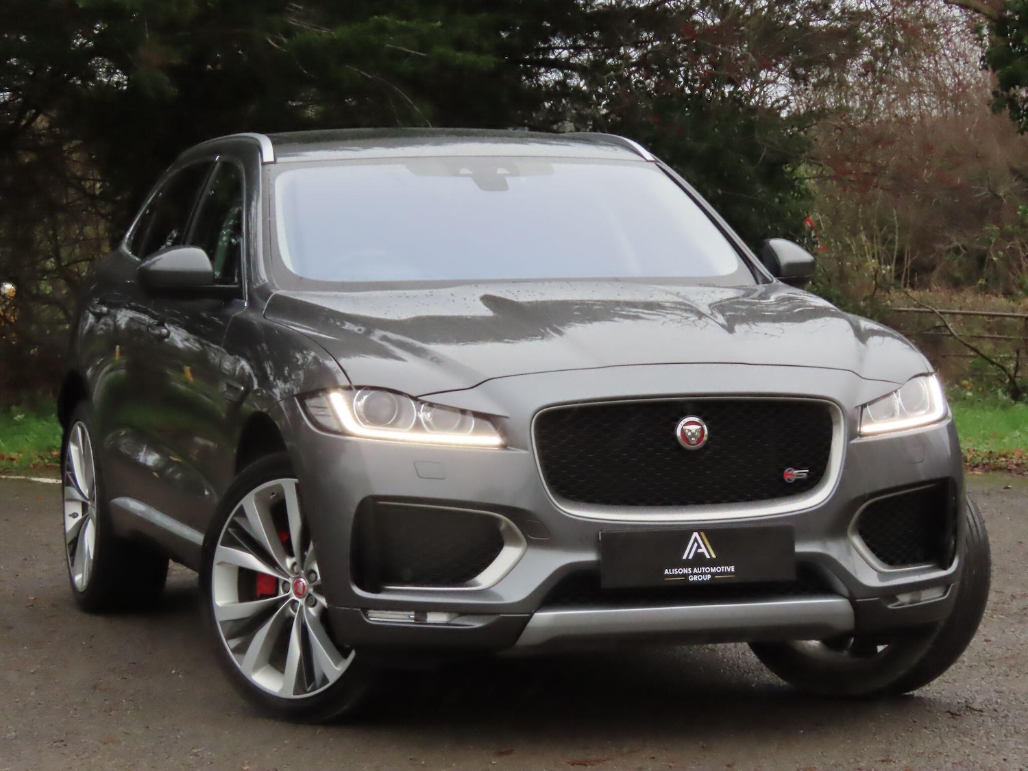 Used Jaguar F-Pace 2017 for sale - 76976166: Photo 4