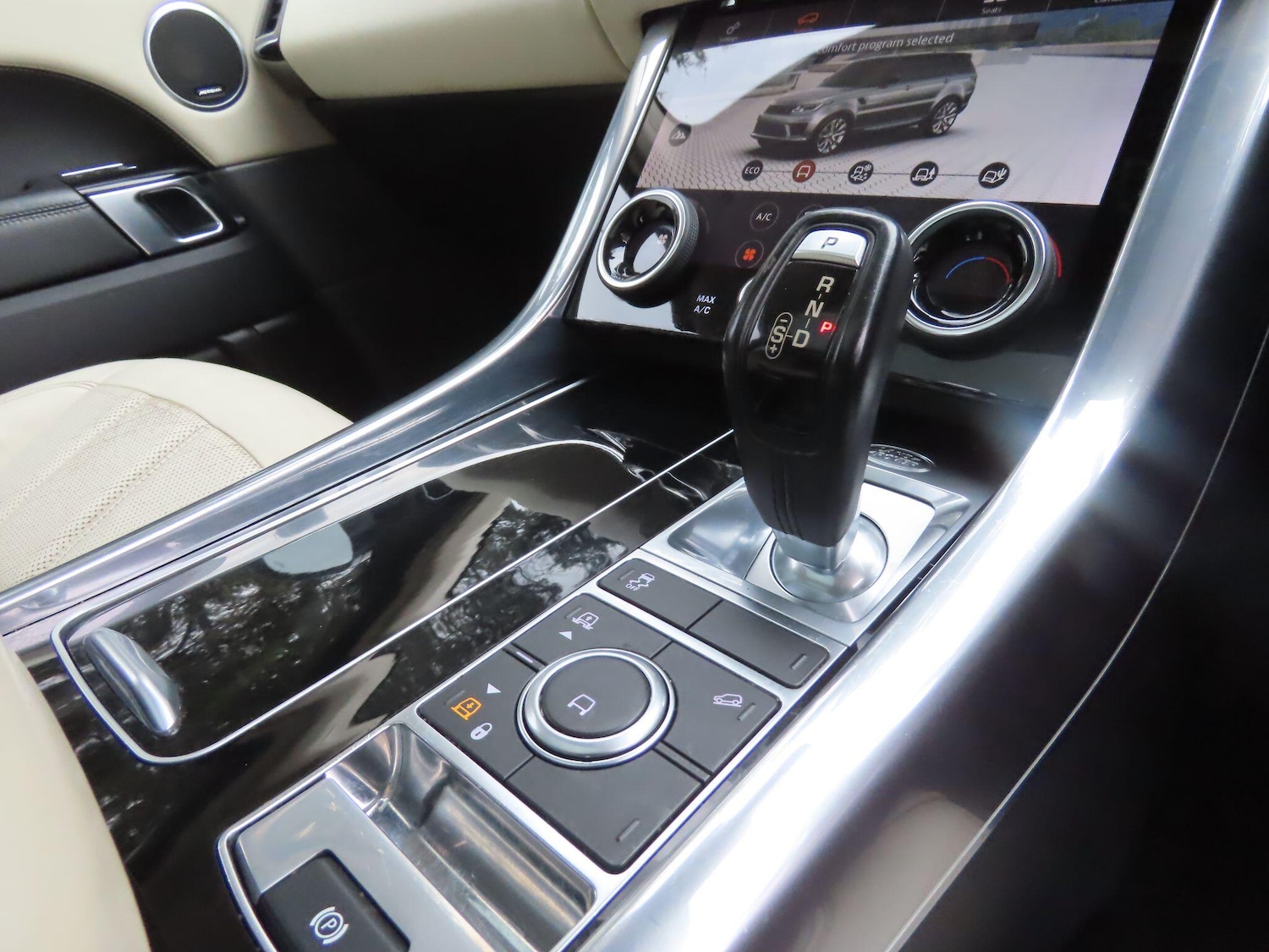 Used Land Rover Range Rover Sport 2017 for sale - 76167396: Photo 16