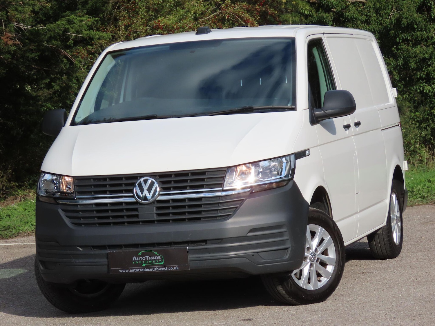 Used Volkswagen Transporter 2022 for sale - 76060090: Photo 1