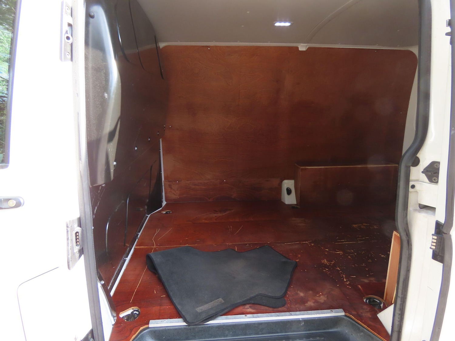 Used Volkswagen Transporter 2022 for sale - 76060090: Photo 8
