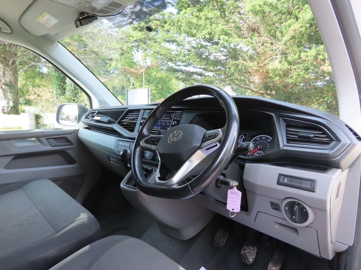 Used Volkswagen Transporter 2022 for sale - 76060090: Photo 9